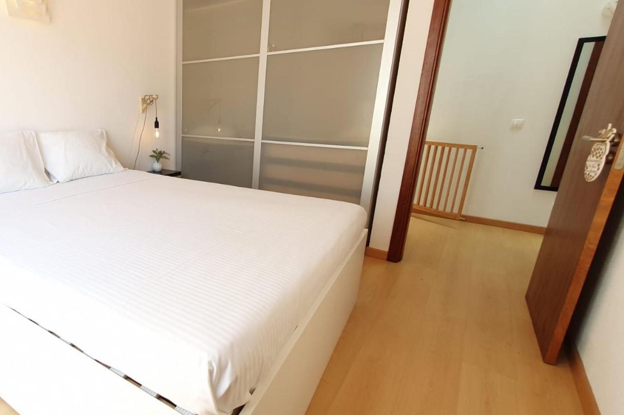 Lovelystay - Yellow Submarine House Lagos Exterior photo