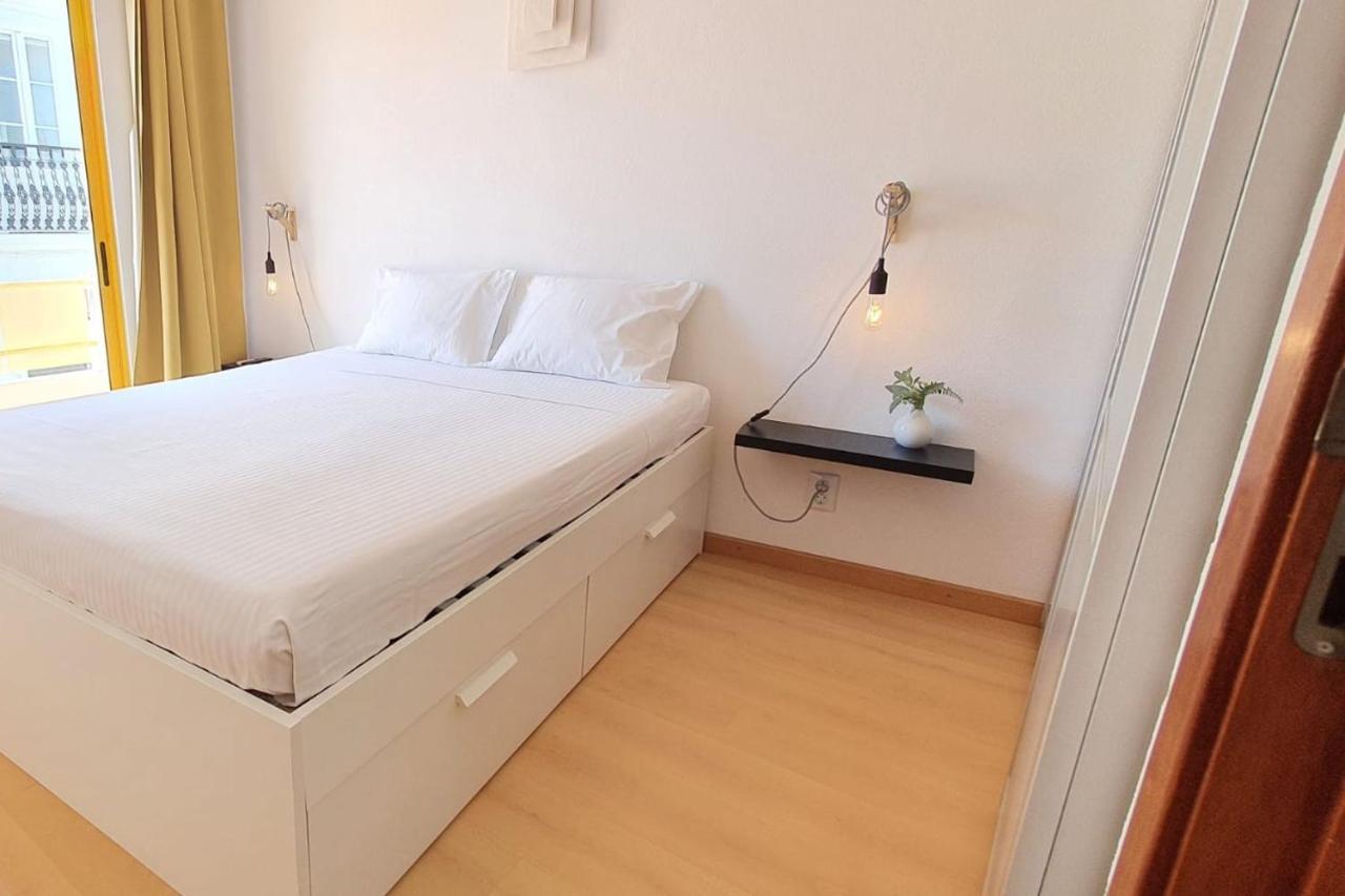 Lovelystay - Yellow Submarine House Lagos Exterior photo