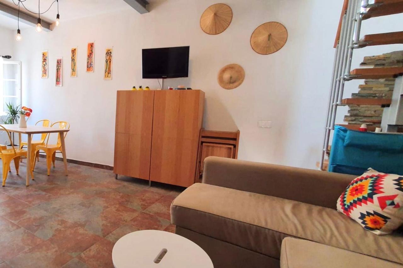 Lovelystay - Yellow Submarine House Lagos Exterior photo